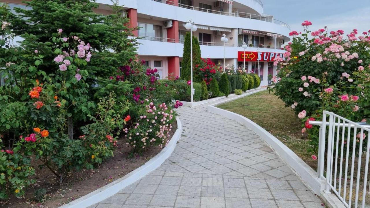 Бутикови Студиа Брита Kranevo Luaran gambar